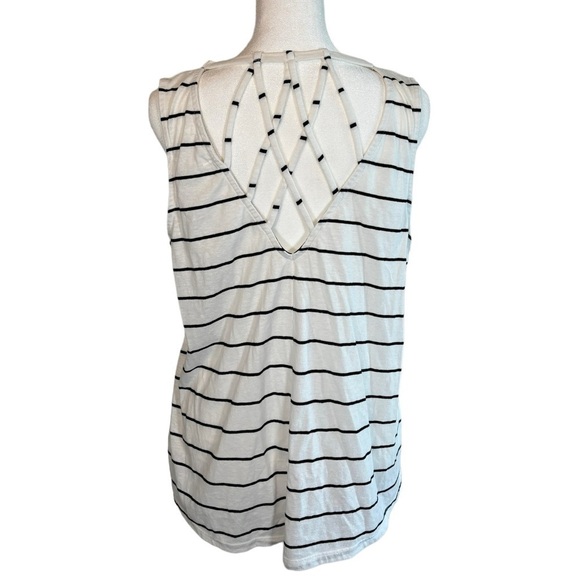 MAURICES RIVERSIDE TANK TOO LATTICE CUT OUT WHITE W BLACK STRIPE SIZE L - Picture 4 of 12
